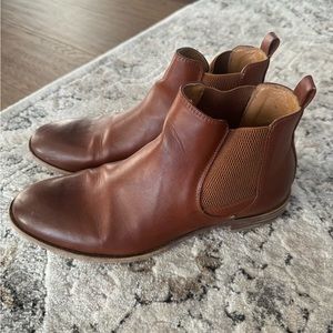 Robert Wayne Chelsea Boots